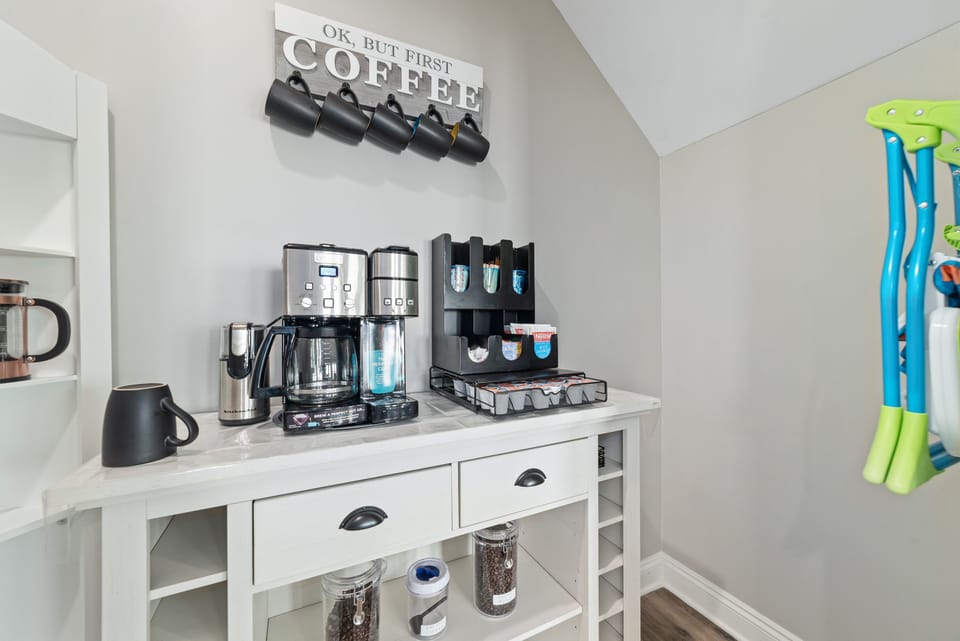 Fully loaded coffee Bar with assorted teas/Hot chocolate/keurig/coffee press 