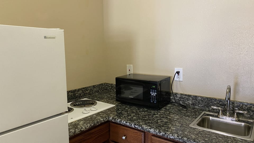 Basic Double Room | Private kitchen