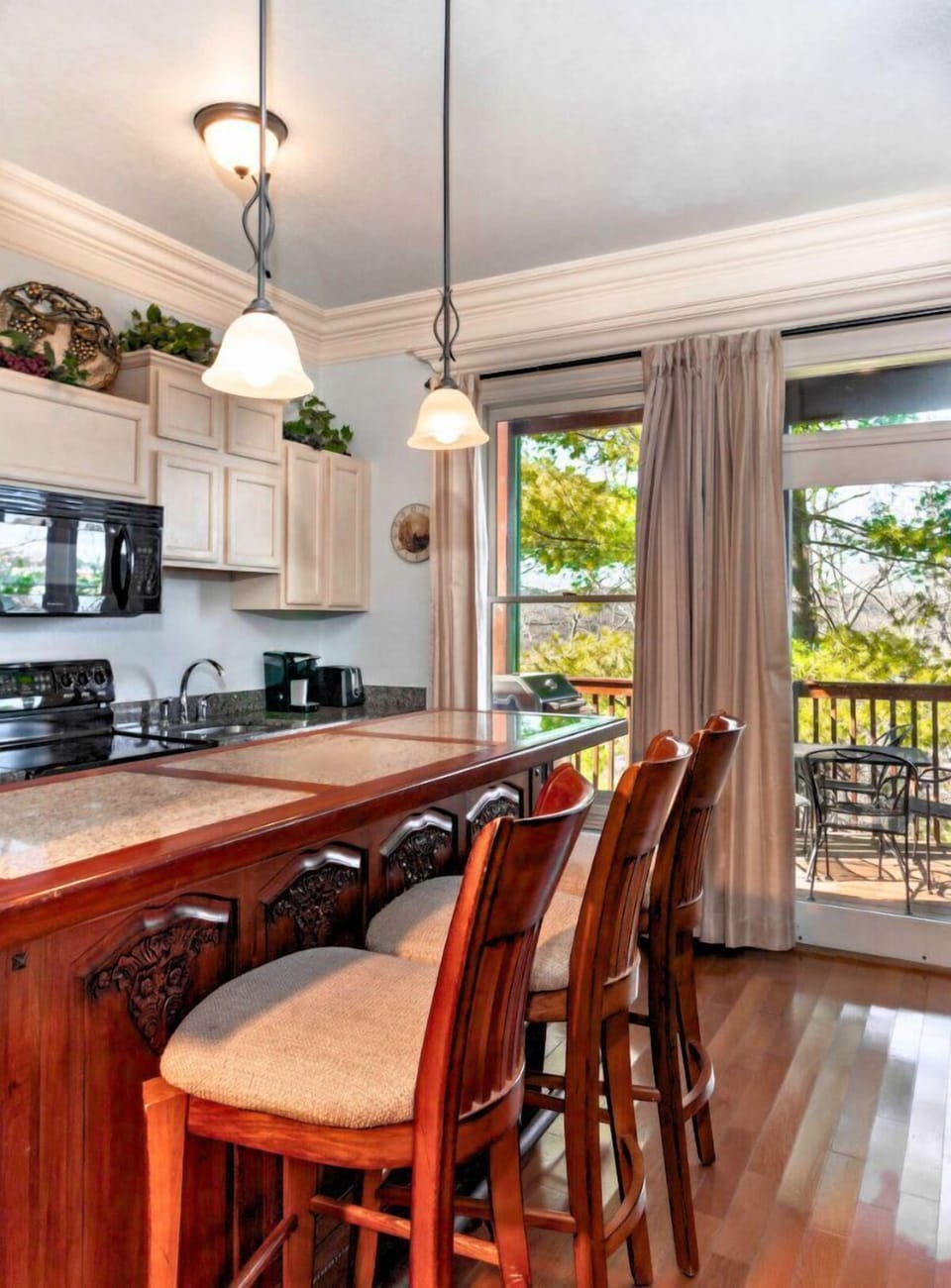 Bright and inviting space in the open layout kitchen area, perfect for morning coffee!
