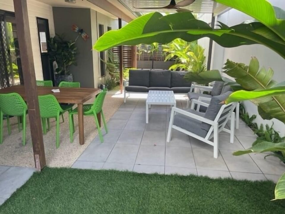 Outdoor alfresco area.