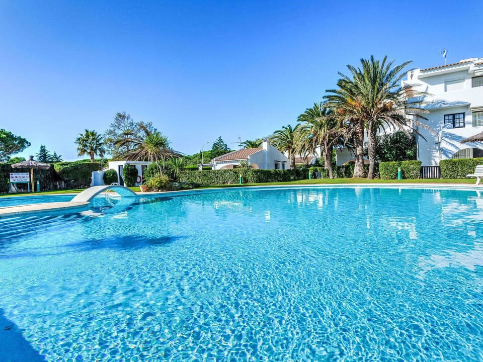 Blue, Swimming Pool, Leisure, Resort, Vacation, Tropics, Landscaping, Resort Town, Eco Hotel