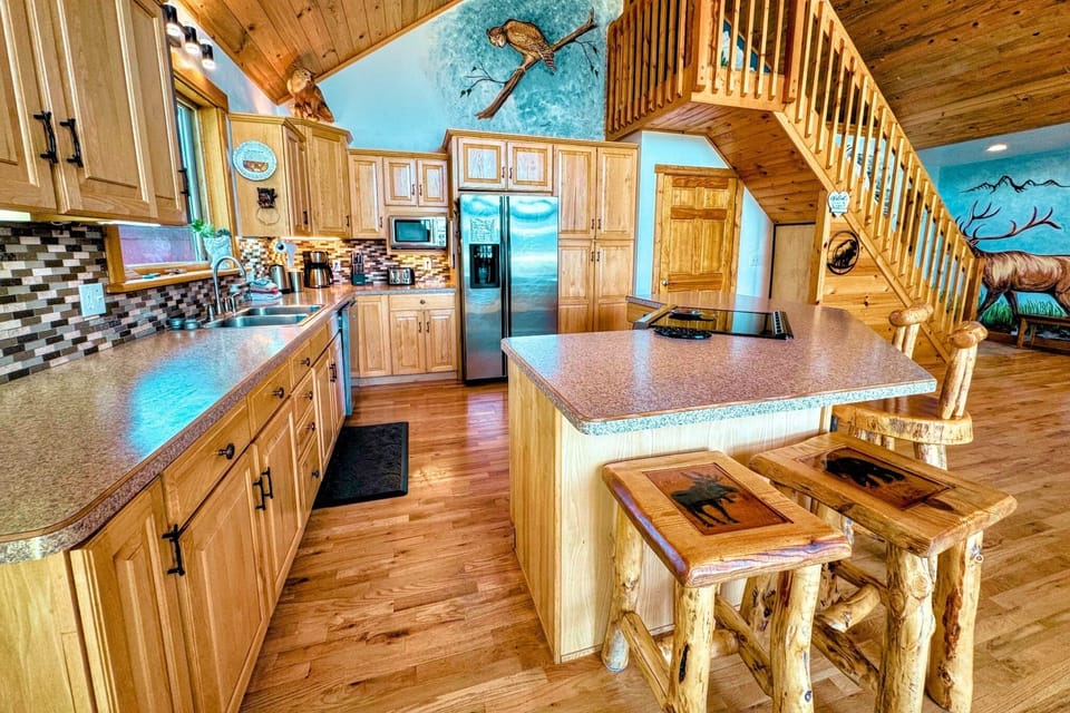Stay in and make a meal using this well-appointed kitchen!