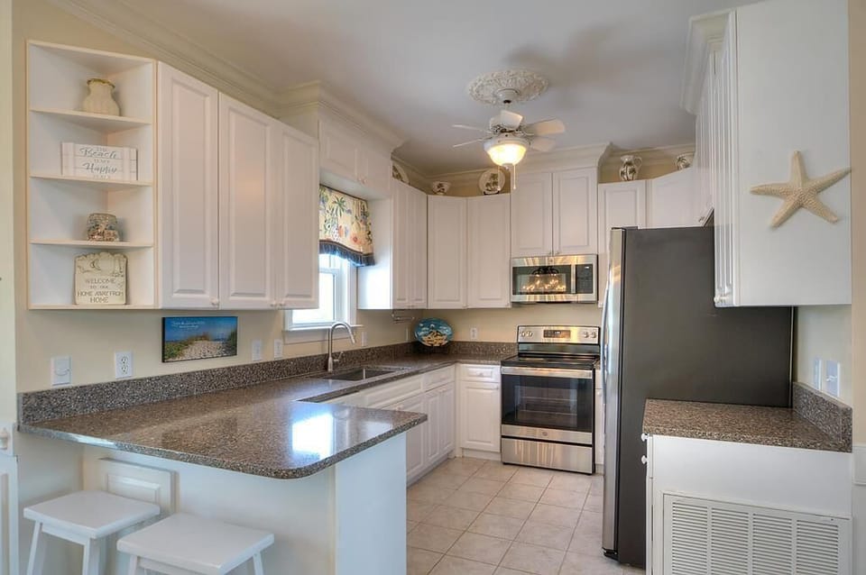 Kitchen 
GW 5.16.23