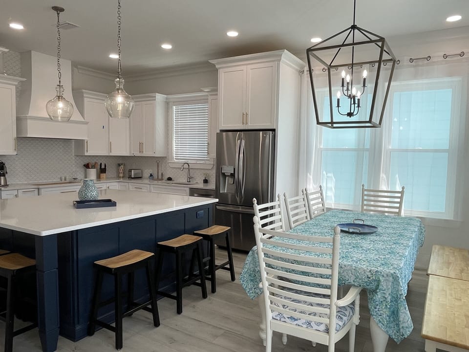 House, 5 Bedrooms | Private kitchen | Fridge, oven, coffee/tea maker, toaster