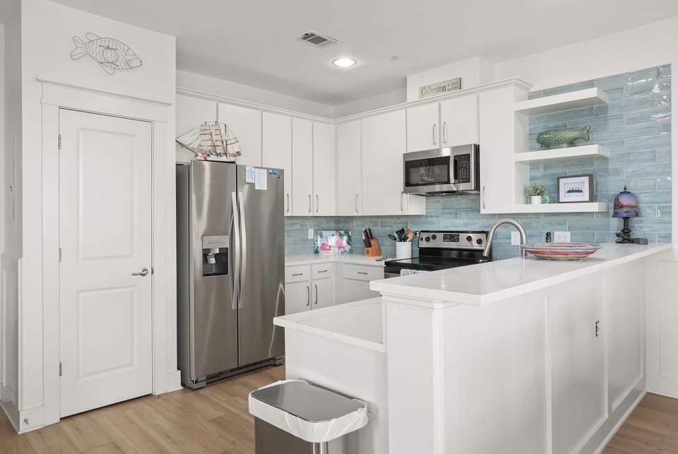 Fully equipped kitchen for preparing meals