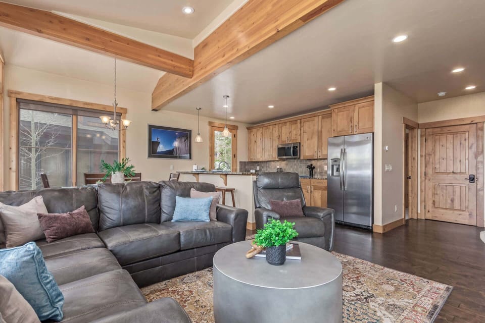 The fabulous open-concept living/kitchen/dining areas make for a generous common space where you can dine, socialize, entertain and make memories no matter your activity of choice.
