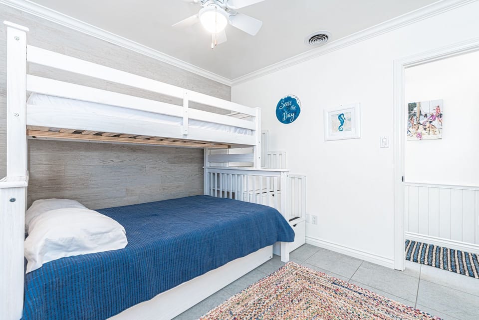 The guest bedroom includes a bunk bed (twin/full) as well as a twin trundle.
                