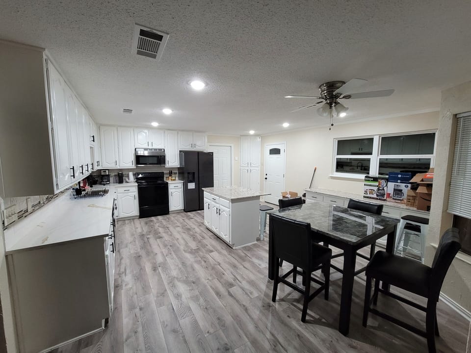 Dining table and ample seating capacity.