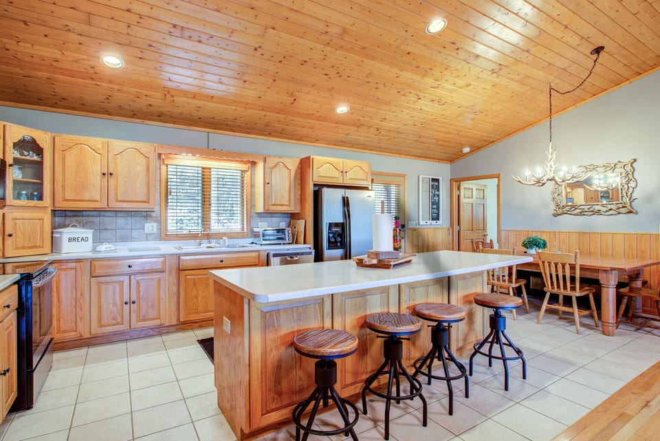 Main Floor Kitchen & Dining Area