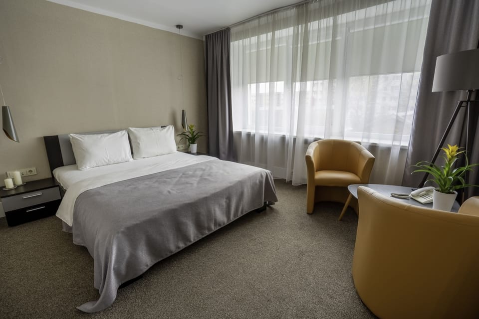 Double Room, 1 Double Bed | In-room safe, blackout drapes, free WiFi, bed sheets
