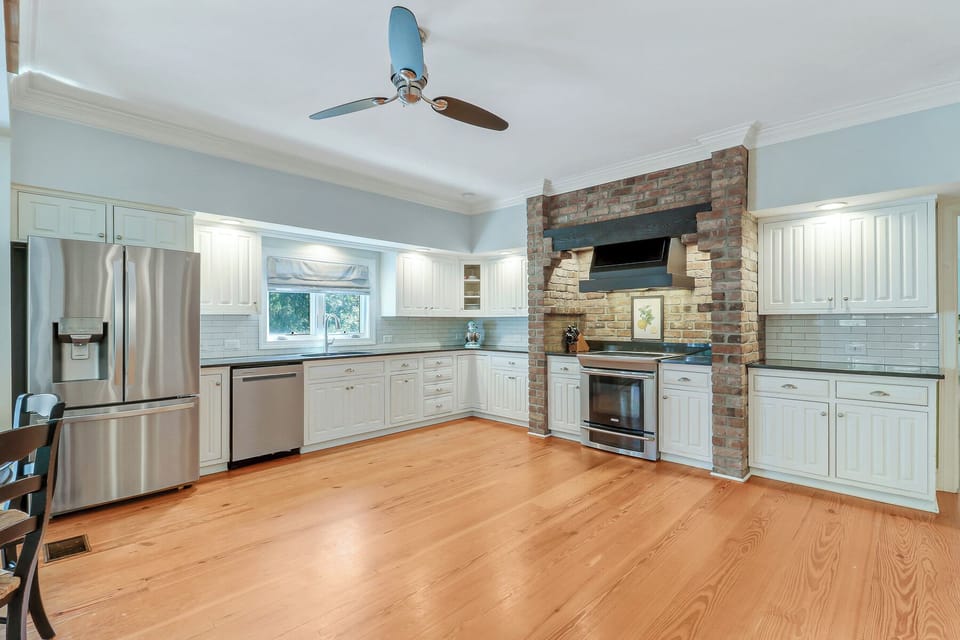 Large, Open Kitchen at 9 Ibis