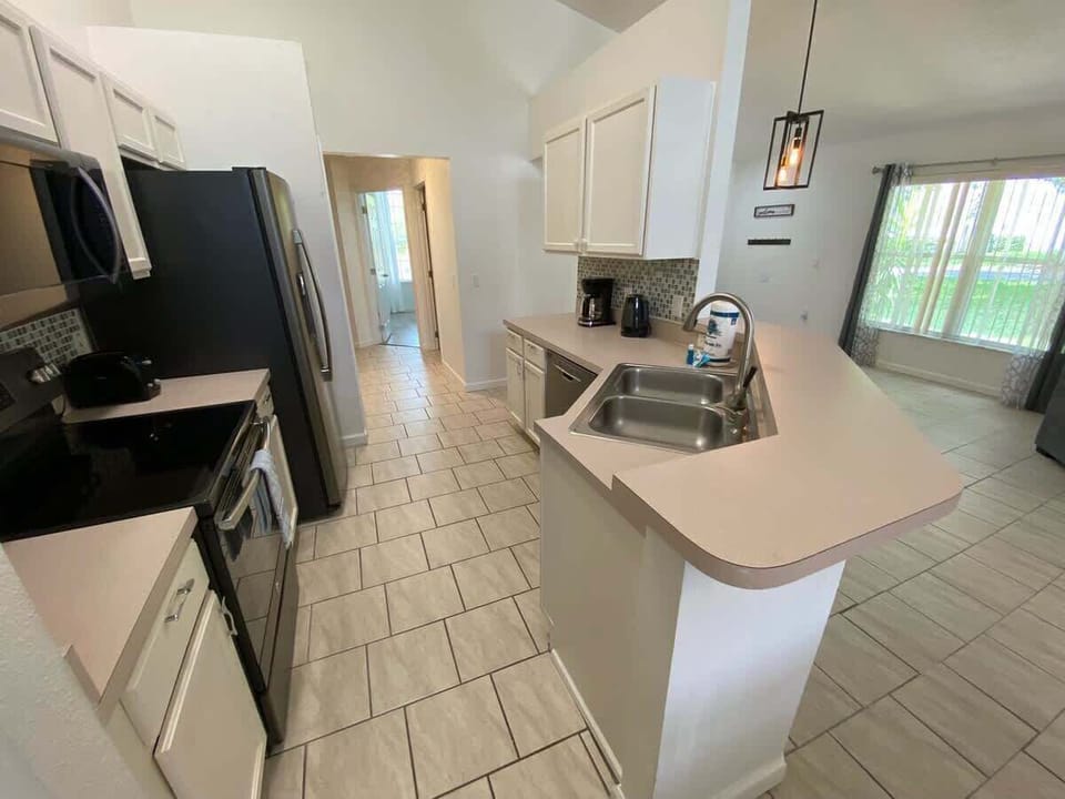Kitchen3.jpeg