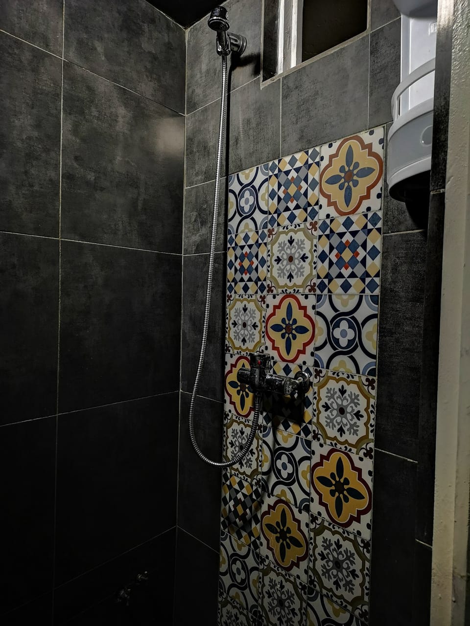 Bathroom 1: ground floor