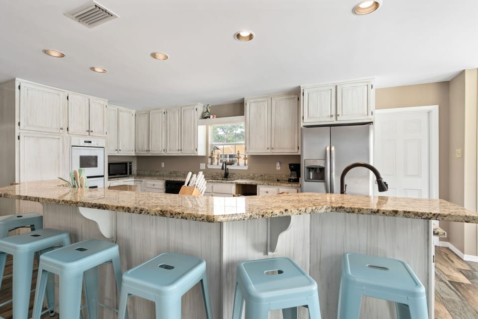 Kitchen Bar 