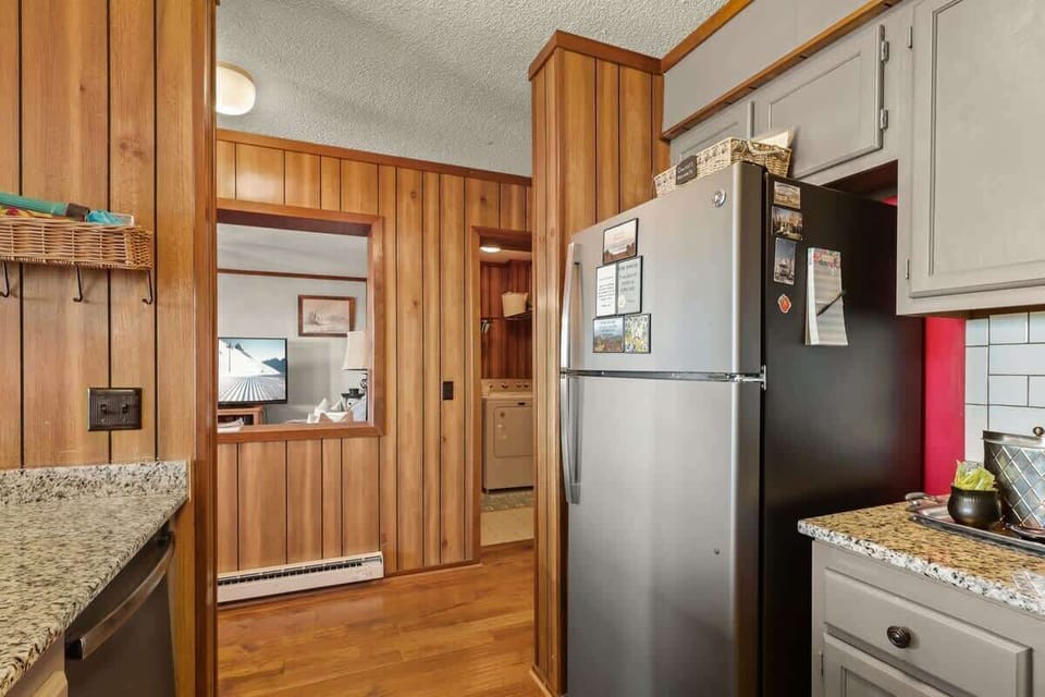 Culinary haven: Well-equipped kitchen, modern amenities, and ample counters—unleash your inner chef.