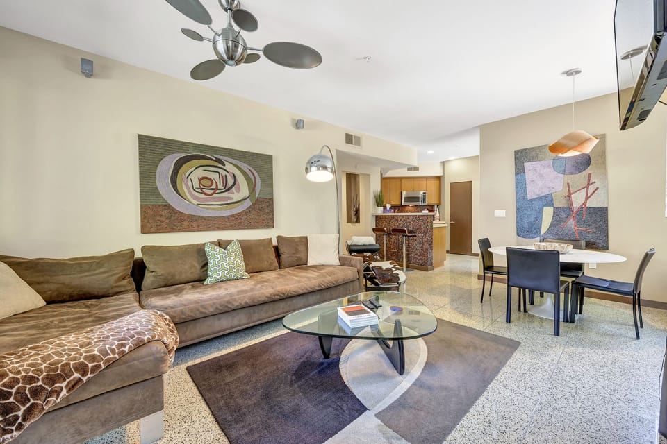K0376 - Living Room Area