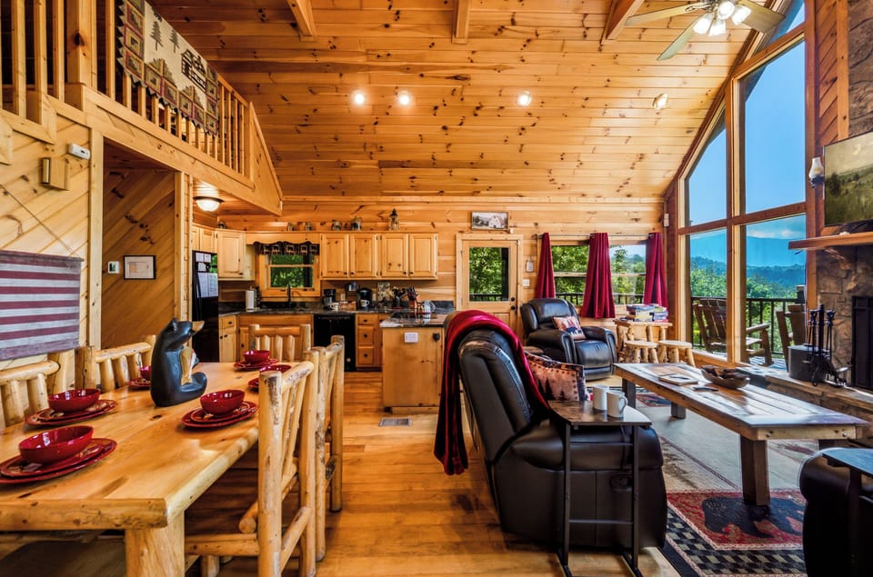 Great room with mountain view!