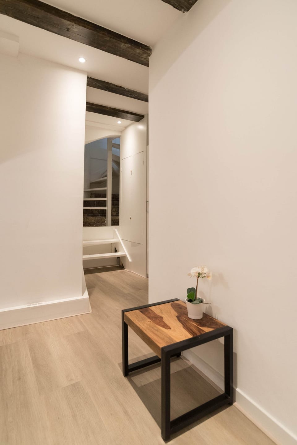 Stairs from souterrain to ground floor