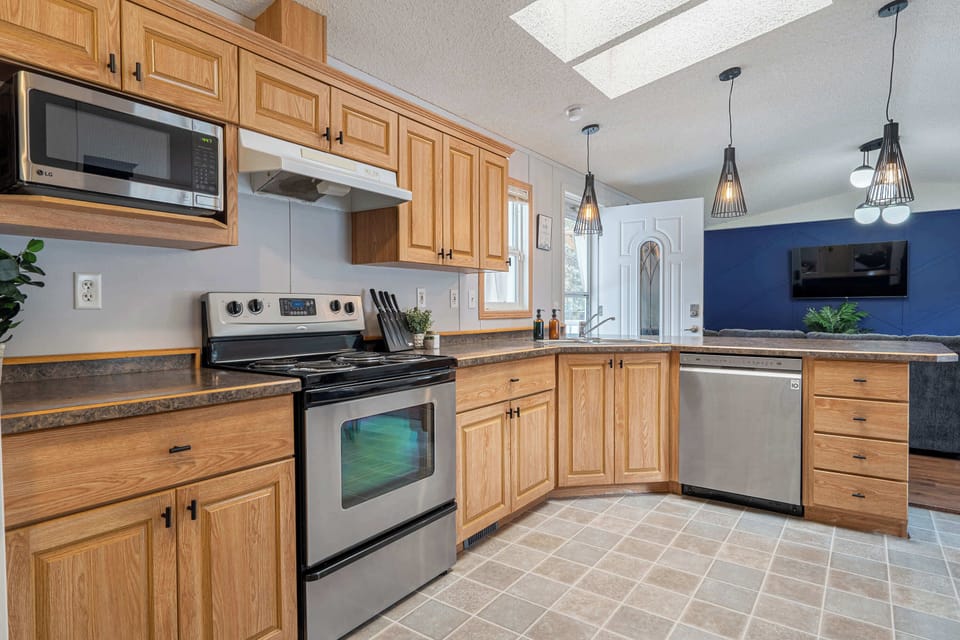 Fully-stocked Kitchen