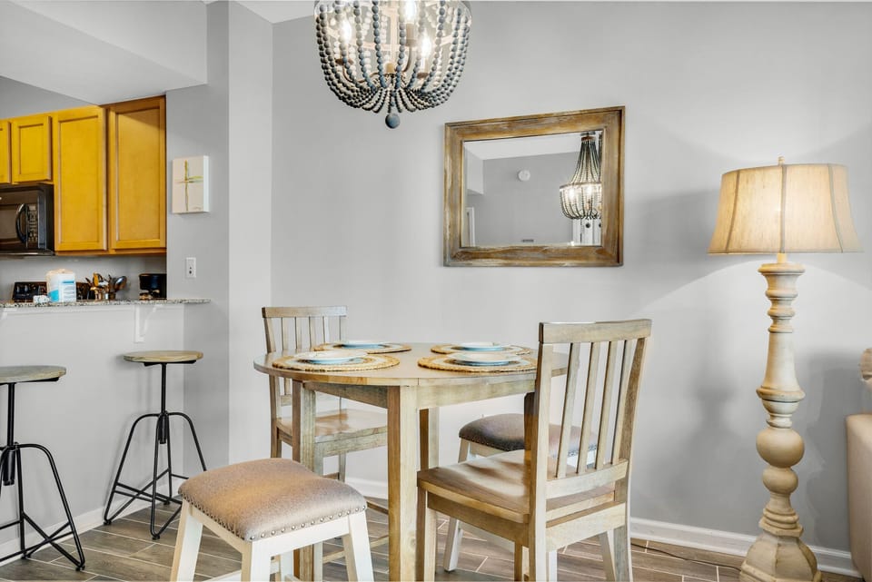 Dining table seats 4