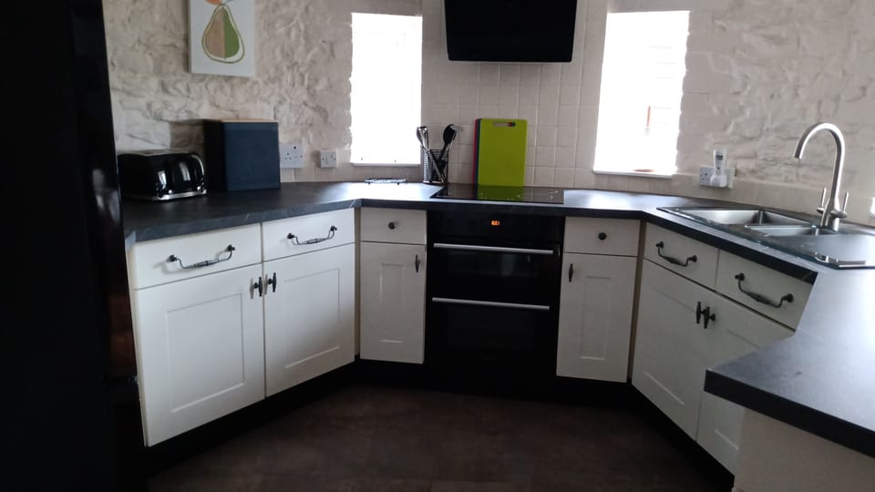 Old Hop Kiln circular kitchen