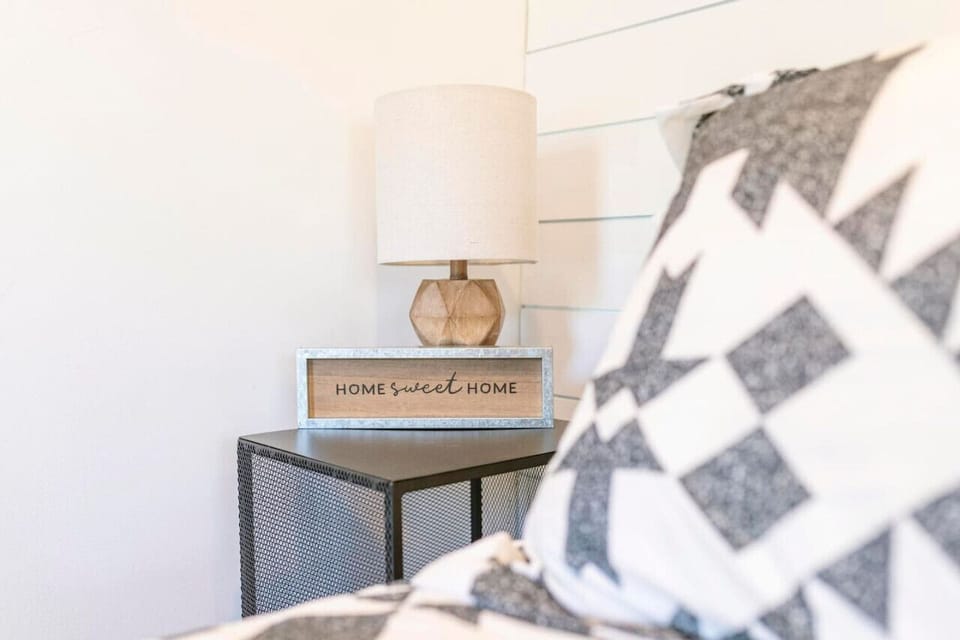 Simple elegance and comfort come together.