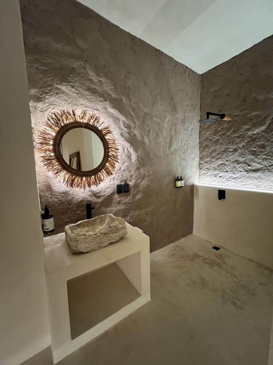 Suite (Cielo) | Bathroom | Shower, towels