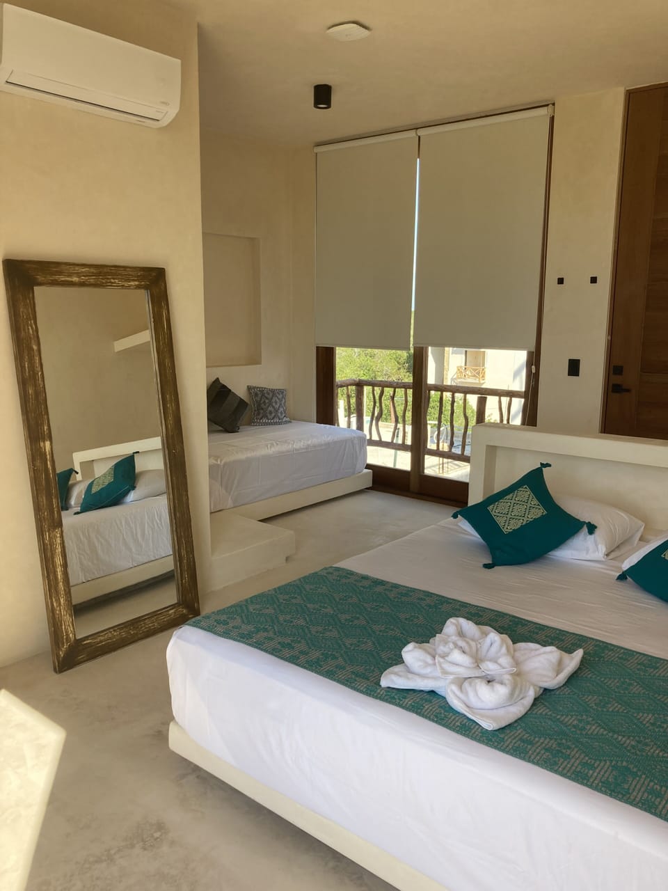 Suite (Cielo) | Individually decorated, individually furnished, free WiFi, bed sheets