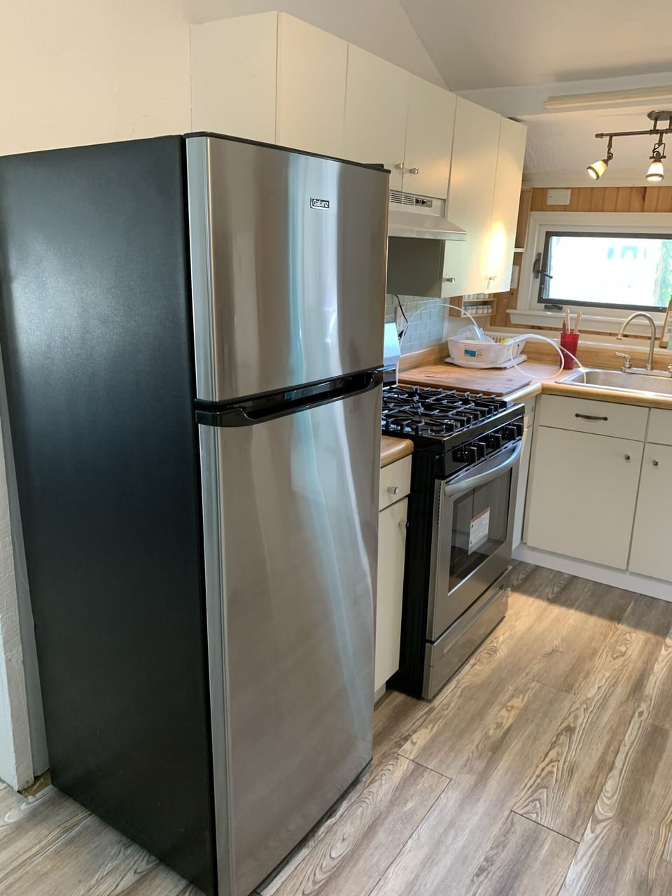 oven and fridge, brand new