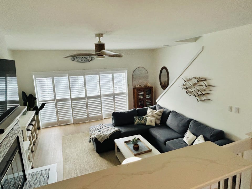 Living Room (2nd floor)