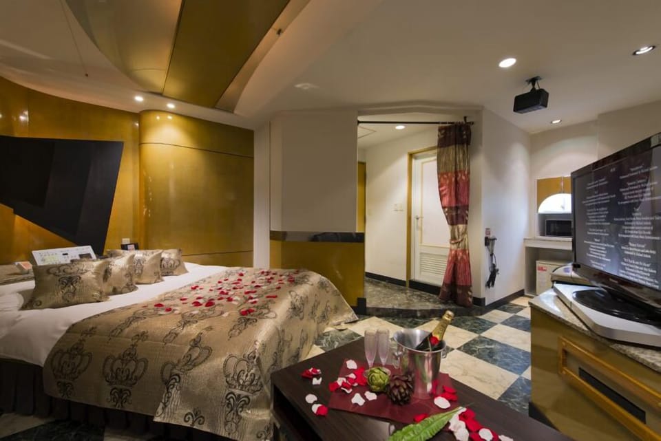 Individually decorated, individually furnished, soundproofing, free WiFi
