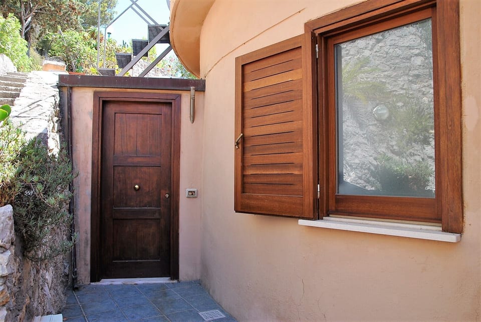 Villa, 1 Bedroom, Smoking, Balcony | Property entrance
