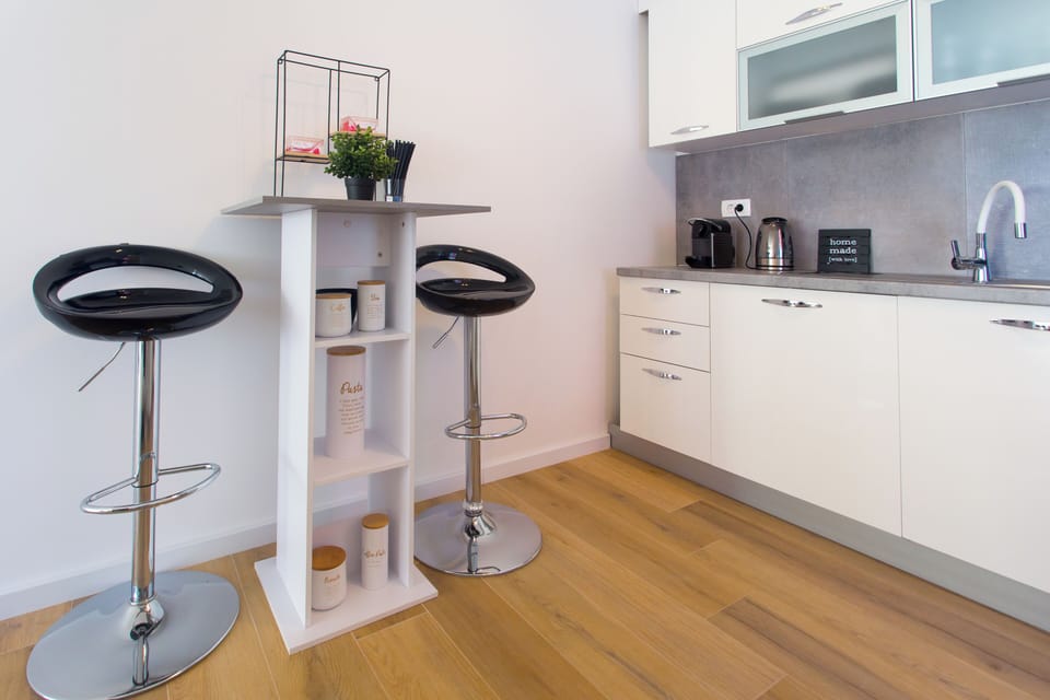 Apartment, 2 Bedrooms, Smoking, Balcony | Private kitchen