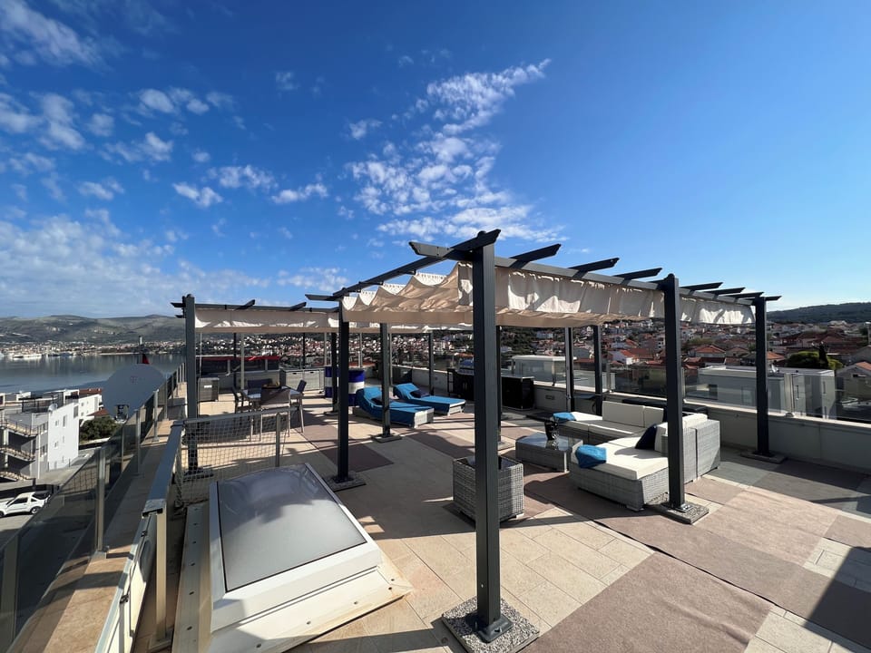 Apartment, 3 Bedrooms, Smoking, Balcony | Property grounds