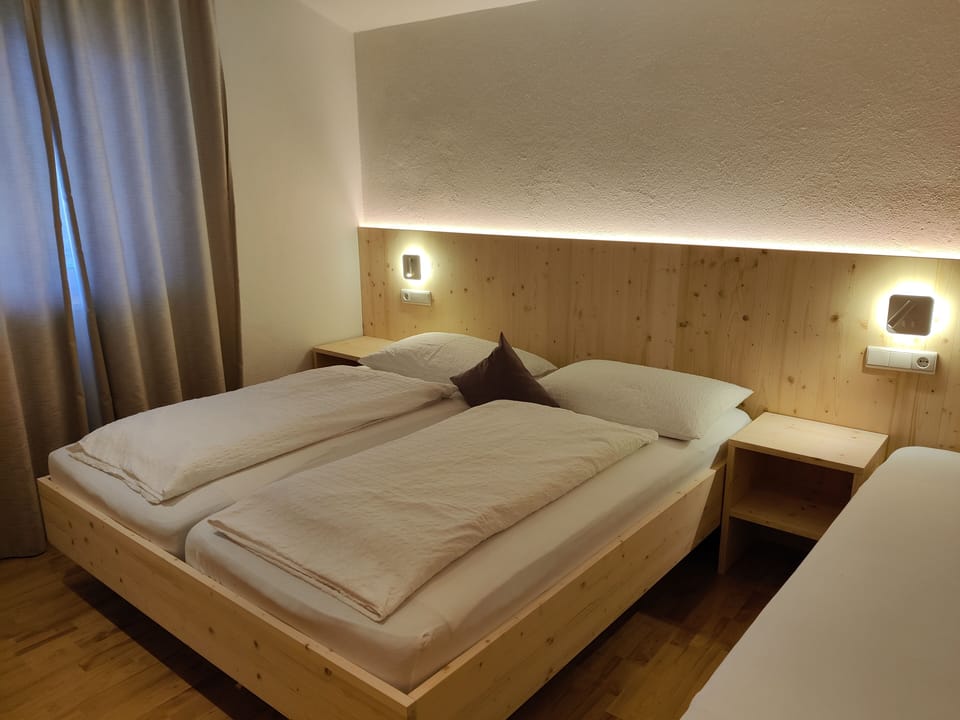 Room, 2 Bedrooms, Accessible, Balcony | 2 bedrooms