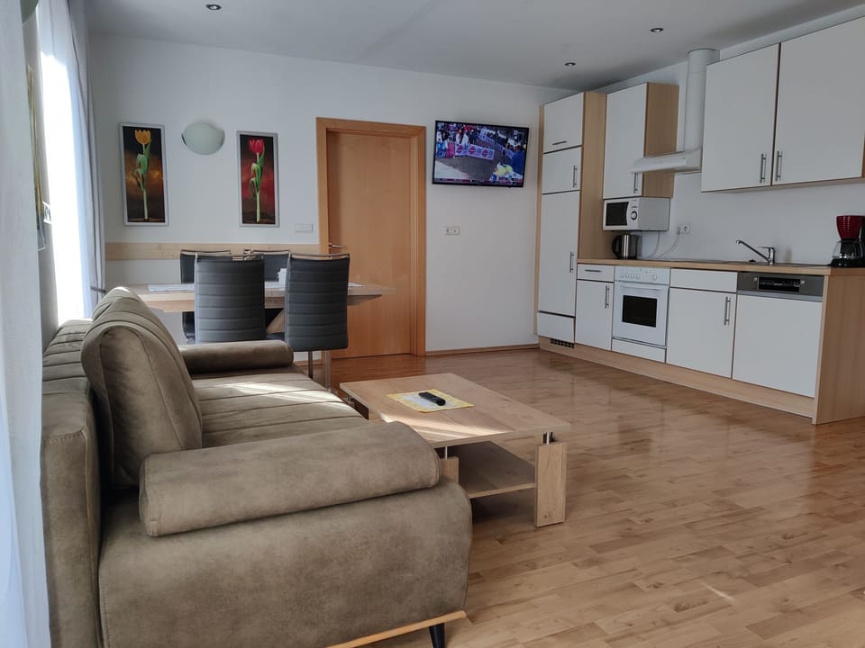 Room, 2 Bedrooms, Accessible, Balcony | Living room