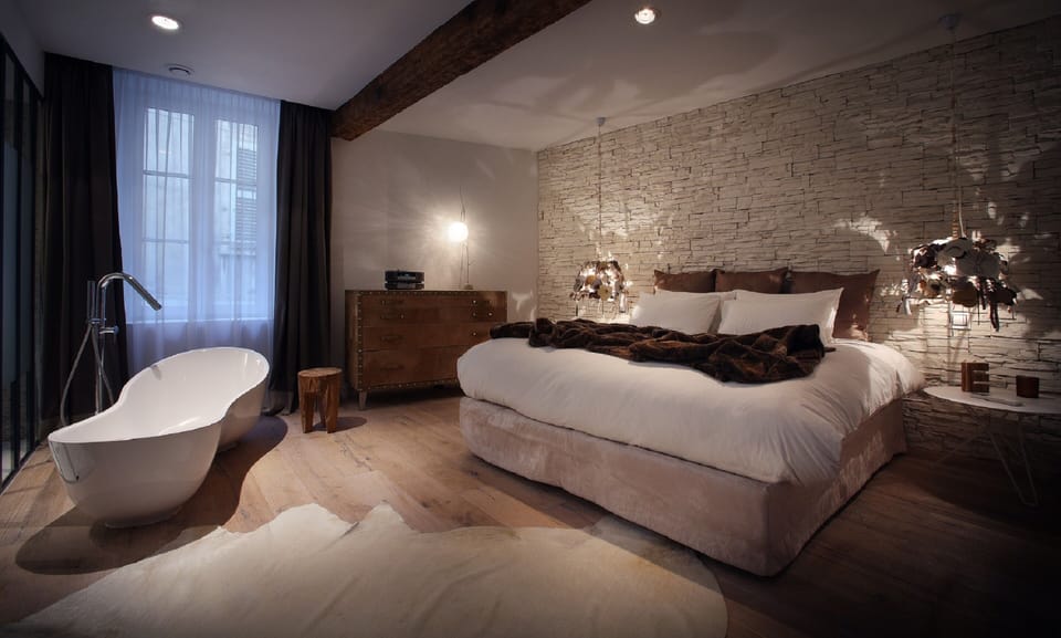 Premium bedding, pillowtop beds, minibar, in-room safe
