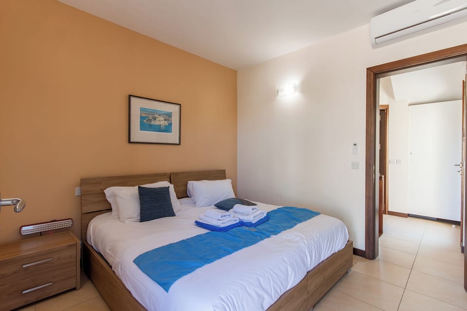 Family House, Multiple Bedrooms, 2 Bathrooms (Getaway Npetto Gozitan Villa) | 2 bedrooms, free WiFi, bed sheets