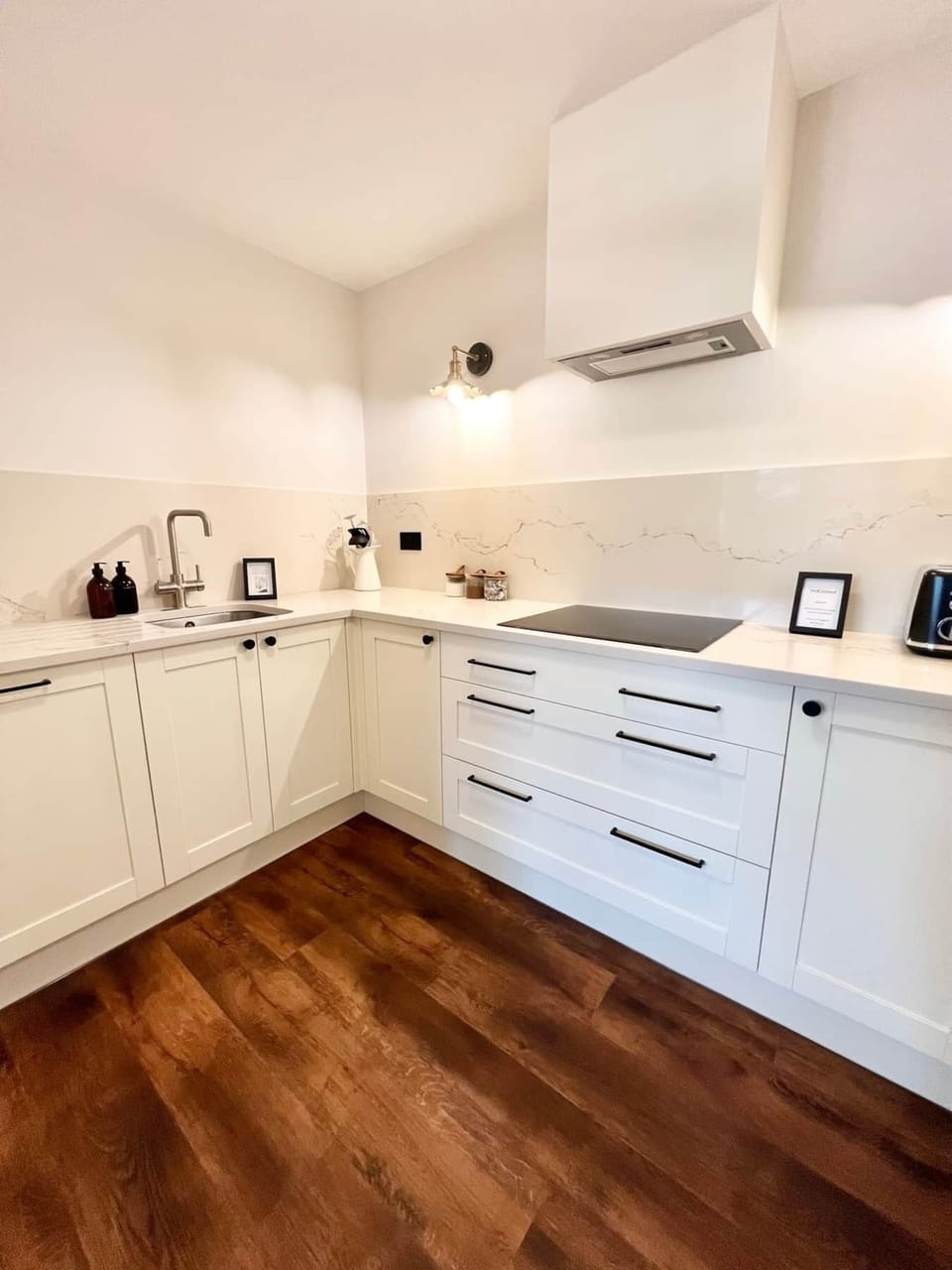 Fully Equipped Kitchen (1)