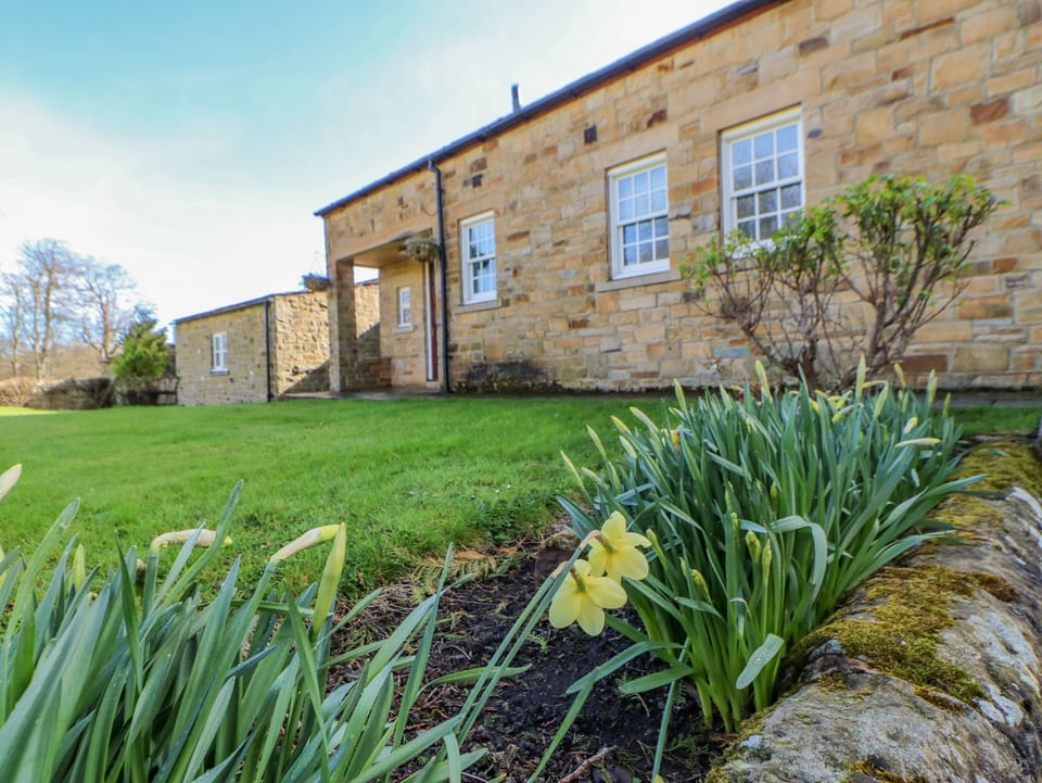 Cottage | Property grounds