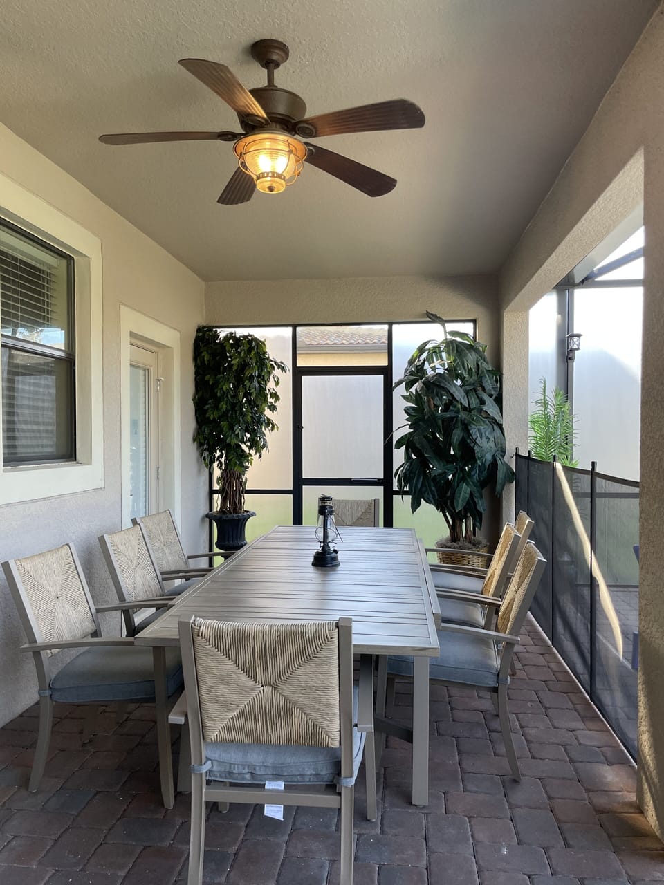 Outdoor garden themed lanai