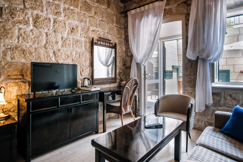 Deluxe Double Room, Terrace | Egyptian cotton sheets, premium bedding, Select Comfort beds, minibar
