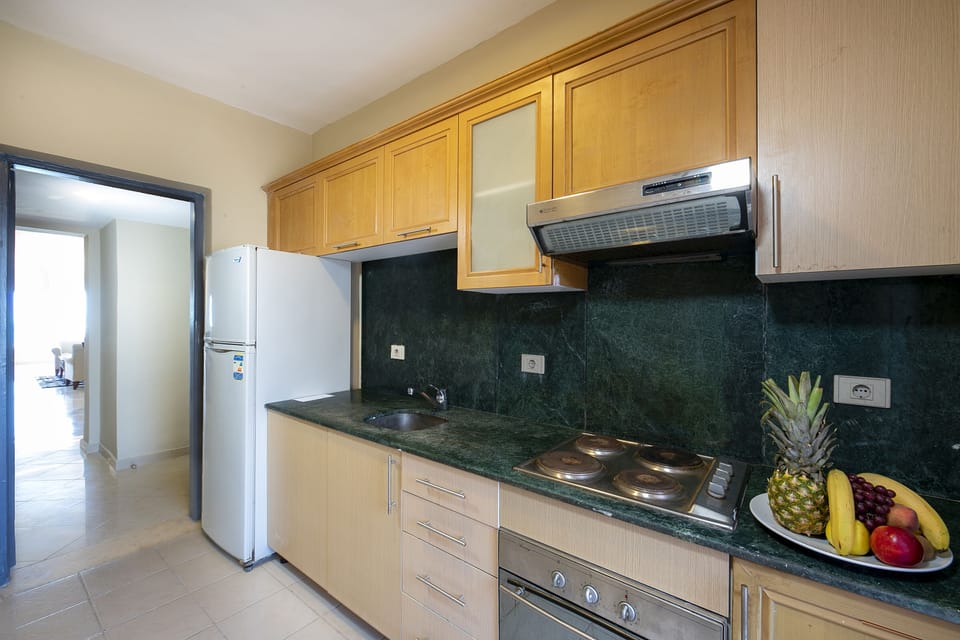Family Apartment | Private kitchenette | Electric kettle