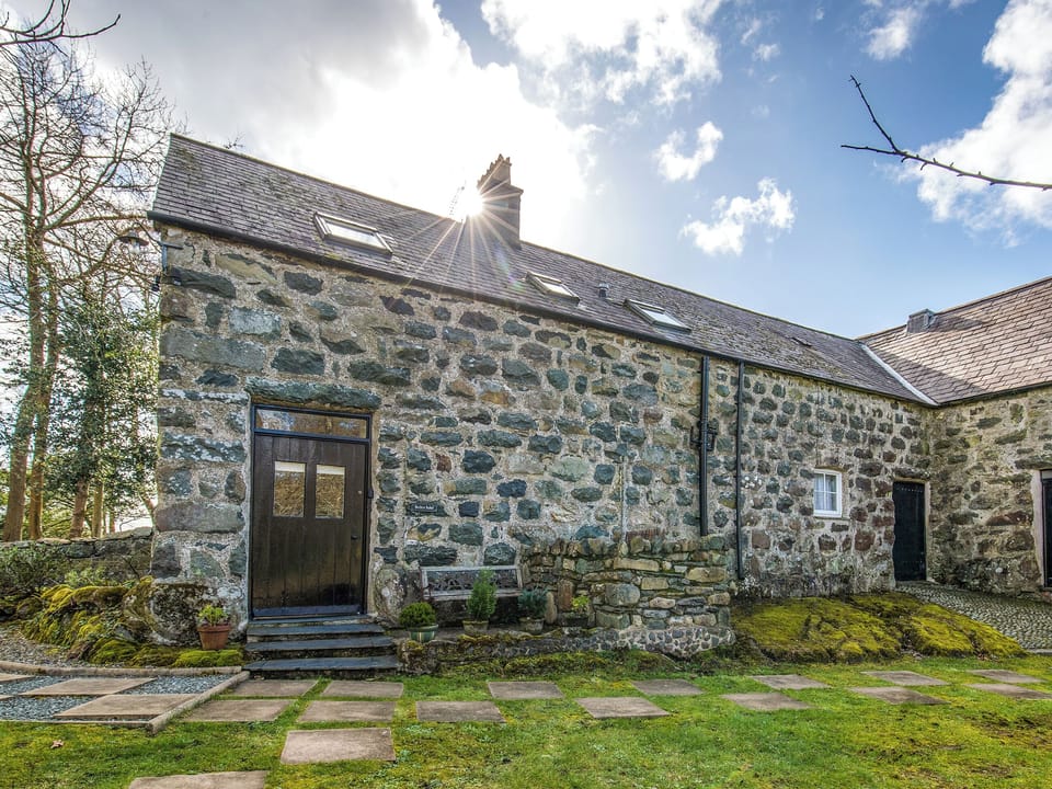 Exterior | Bwthyn Stabal - Criccieth Cottages, Criccieth
