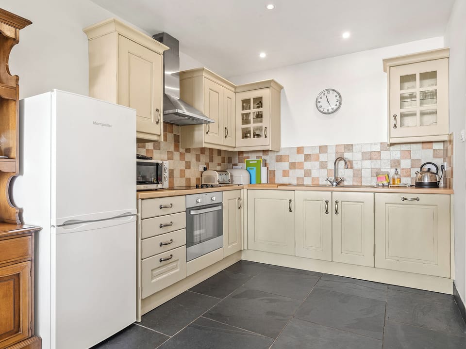 Kitchen area | Bwthyn Stabal - Criccieth Cottages, Criccieth