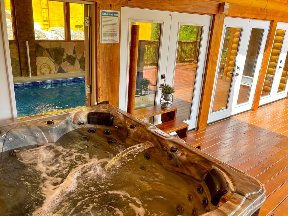 Indoor spa tub