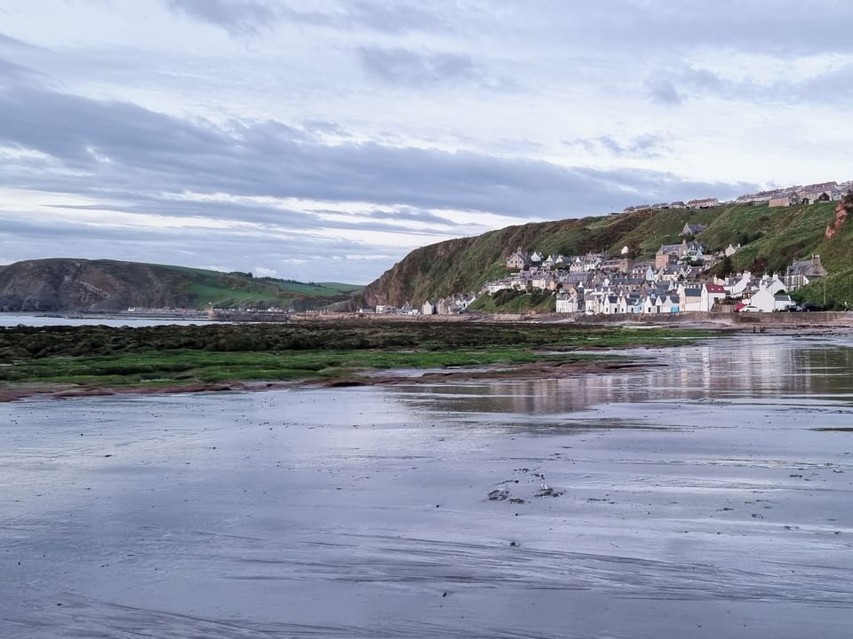 Setting | The Windowky, Gardenstown