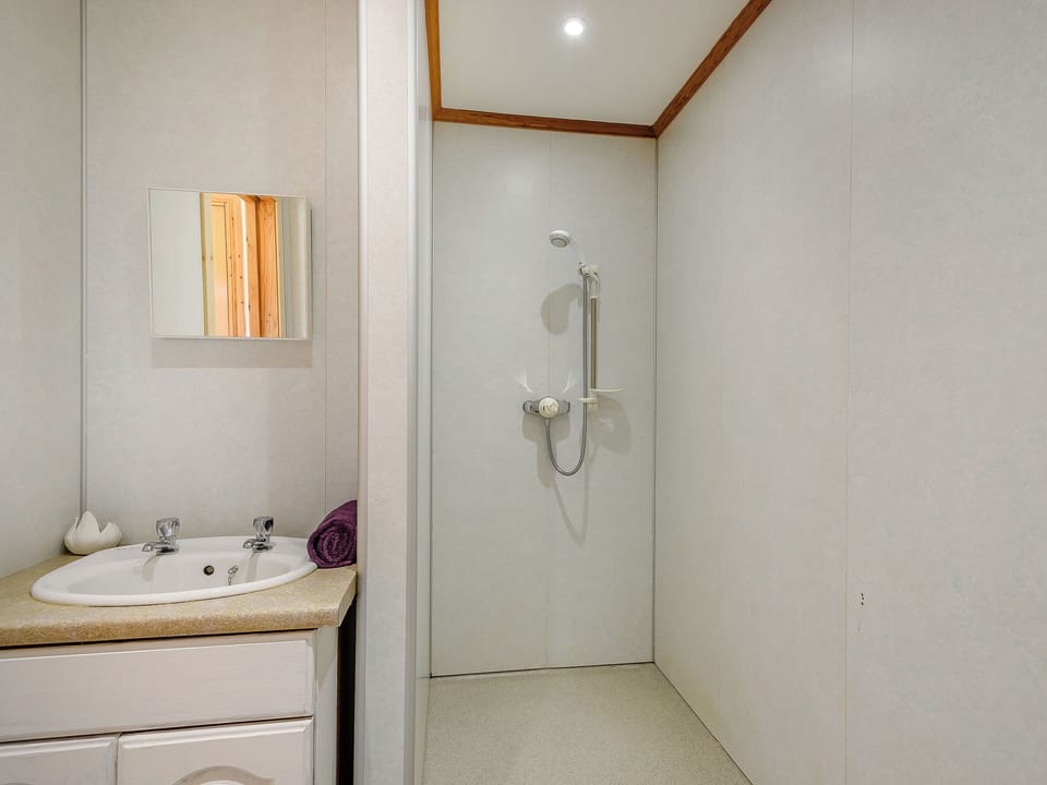Shower room | Benmore Drimfern - Benmore Home Farm, Benmore, near Dunoon