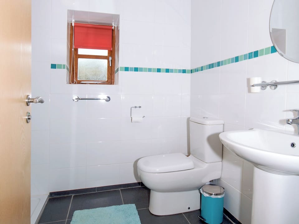 Bathroom | Druidston Old Farmhouse, Druidston Haven