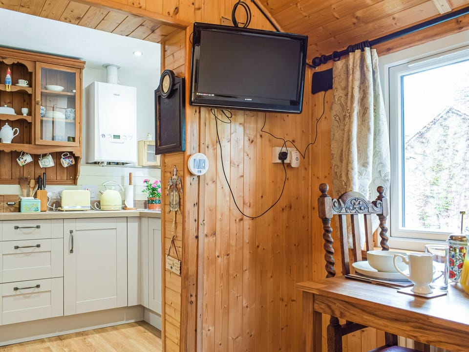 Dining Area | Woodcarver&rsquo;s Cottage, Spring Village